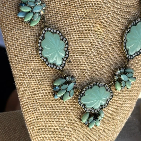 Chloe + Isabel Seascape Collar Necklace - Picture 4 of 11